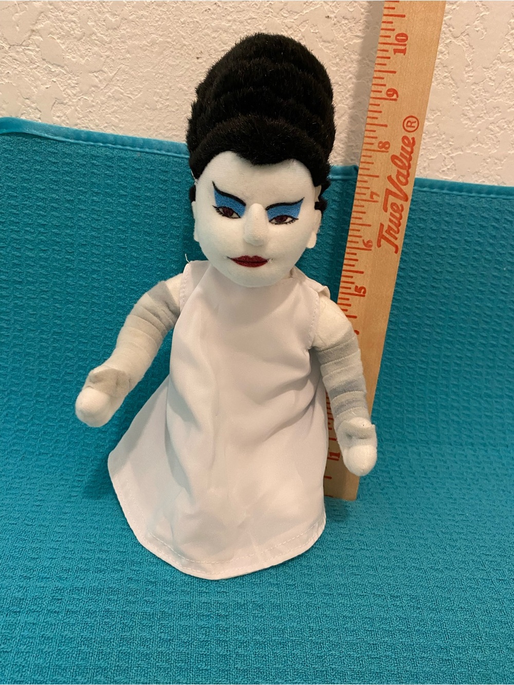UNIVERSAL STUDIOS Monsters 1999 “The Bride Of Frankenstein Plush Doll” 10” NWOT